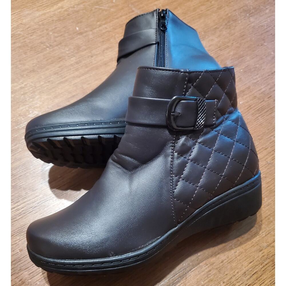 NWOT Lucita Faux Leather Dark Brown Bootie Boot Womens SIZE 5